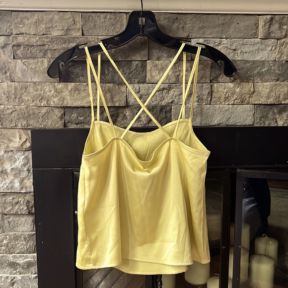 H&M | cami top. - Picture 2 of 5